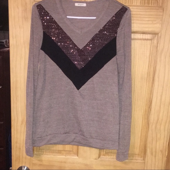 Tops - Long sleeve tee with sequins Tops - Long sleeve tee with sequins